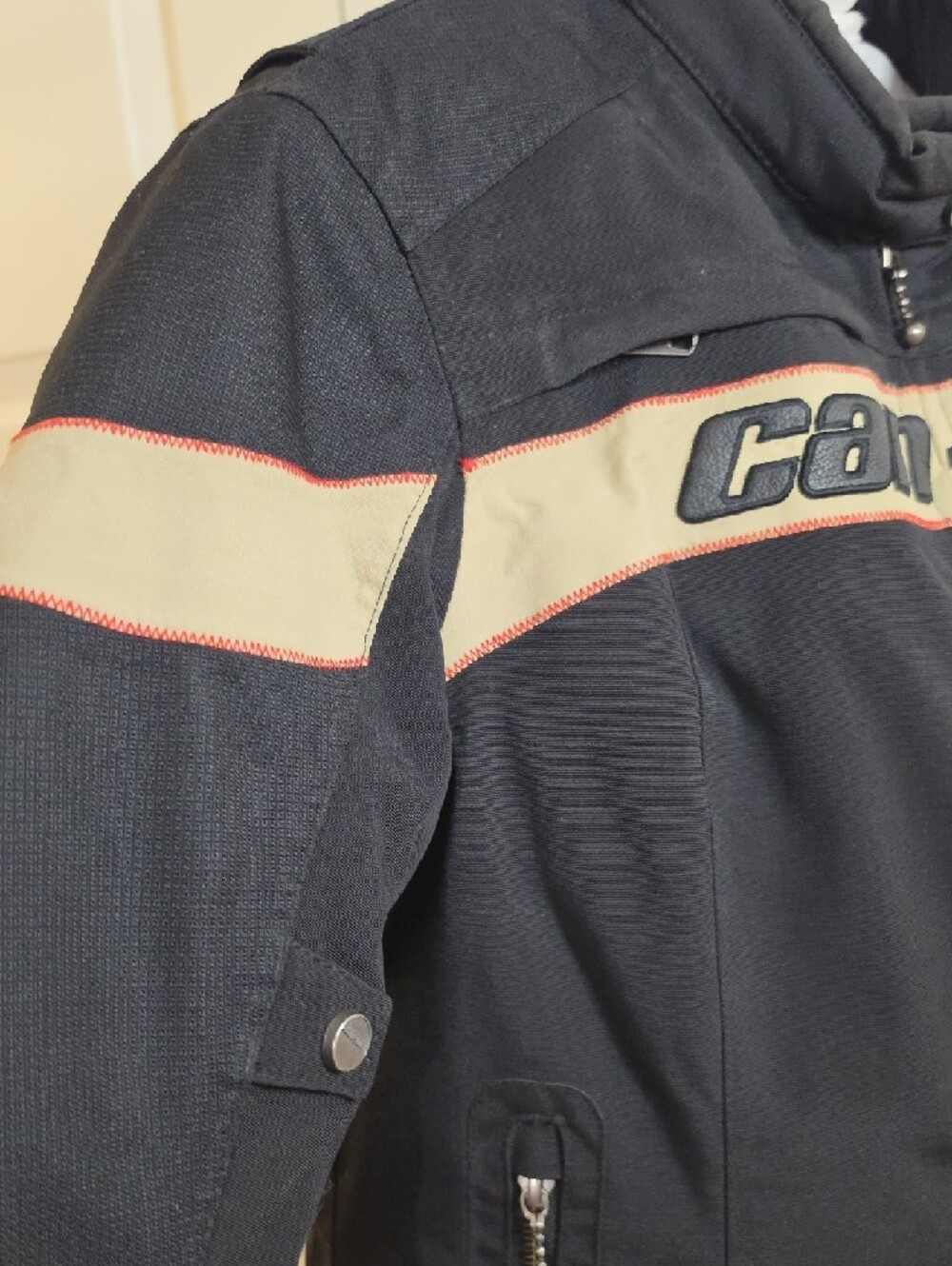 Utility Jacket For Riding - Picture 6 of 16